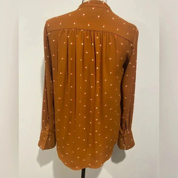 ANN TAYLOR Polka Dot Print Split Neck Pleated Blouse. Size XS - Picture 3 of 8
